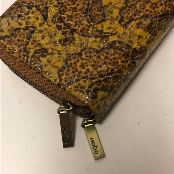 Hobo Wallet Autumn Paisley Grain Leather New - Picture 6 of 7